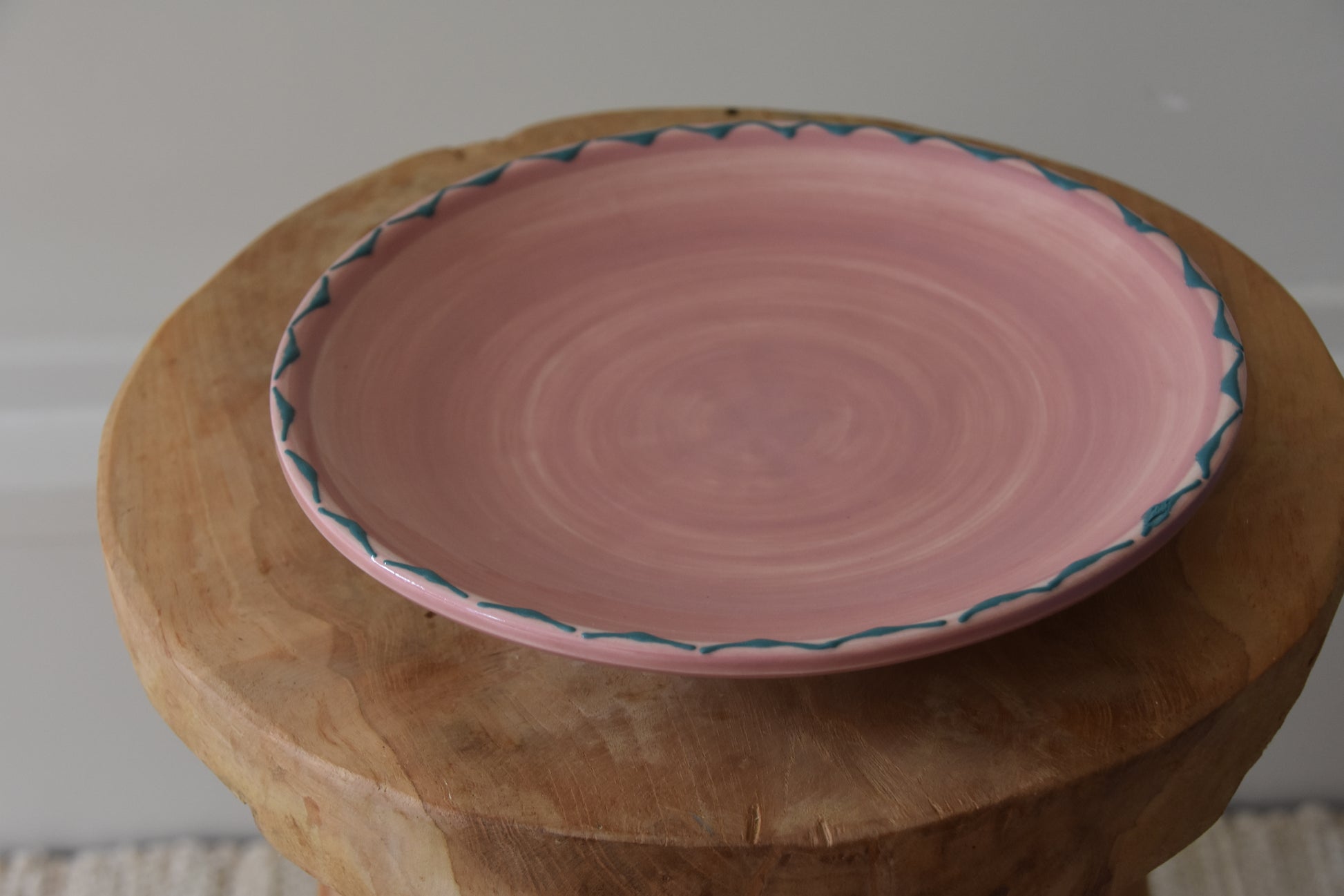 Spaanse handgemaakte pastel gekleurde borden