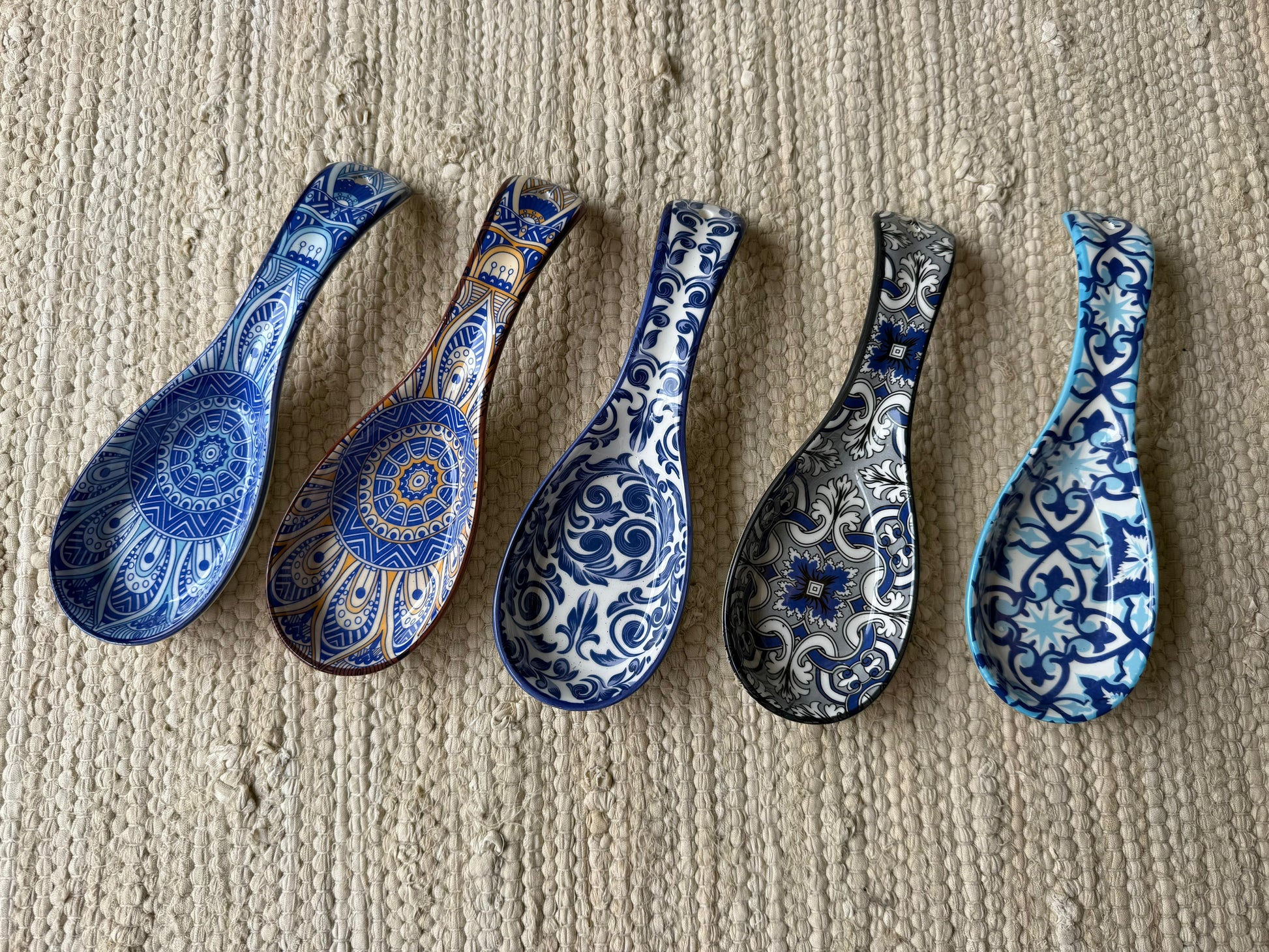 Handgemaakte keramieken sauslepel / amuse lepel