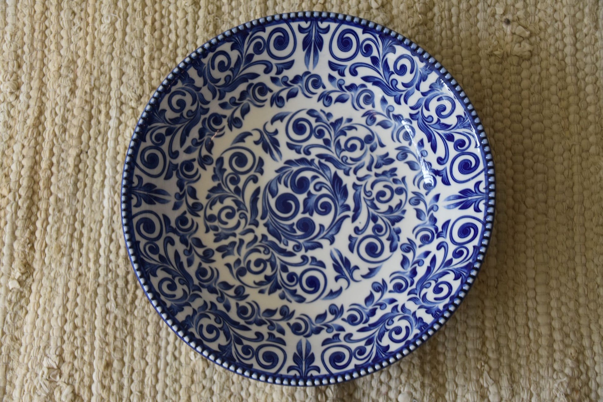 Hand beschilderde keramieken kommen